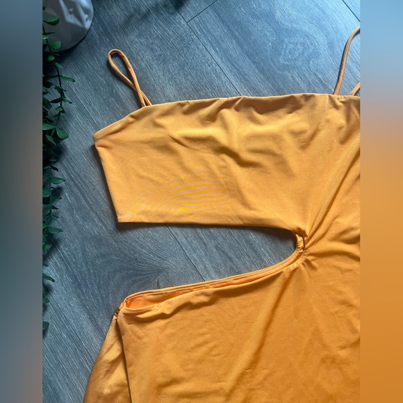 Sabora Sexy Bandeau Spaghetti Strap Cut-Out Mini Dress with Hip High Slit Size L - Picture 2 of 7